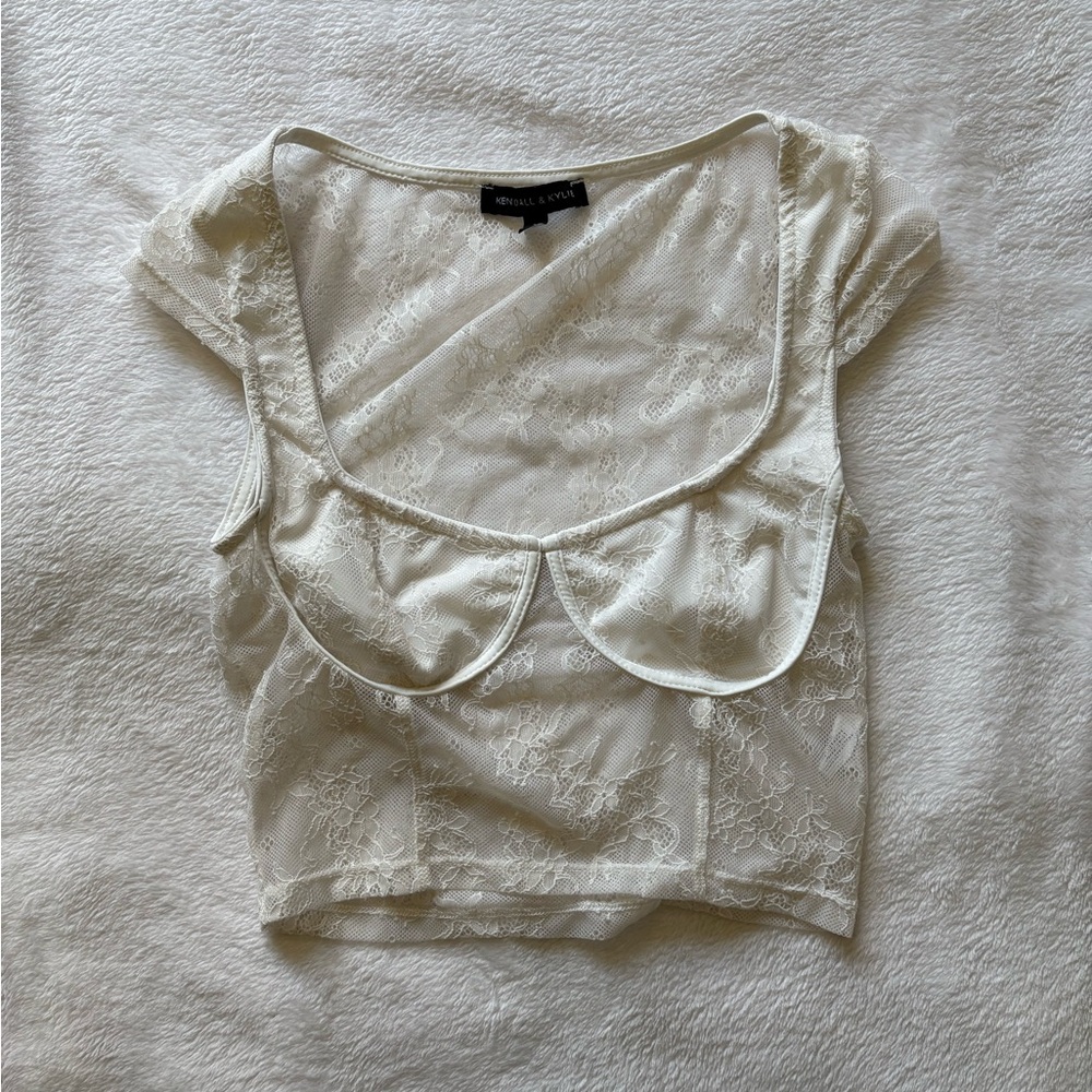 NWOT Kendall & Kylie Cream Lace Cap-Sleeve Cropped Top